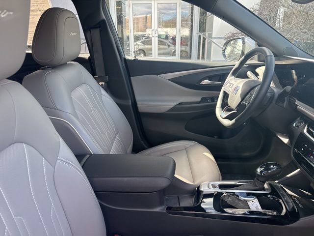 Used 2024 Buick Envista Avenir image 32