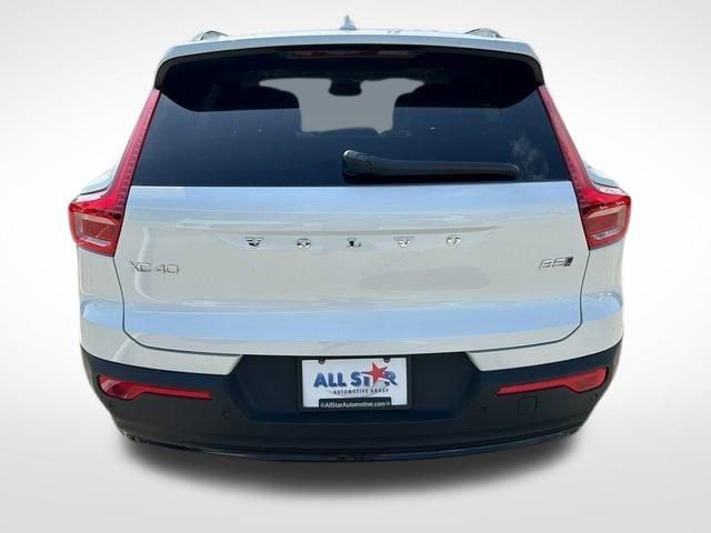 New 2025 Volvo XC40 B5 Ultra w/ Protection Package AWD/4WD image 7