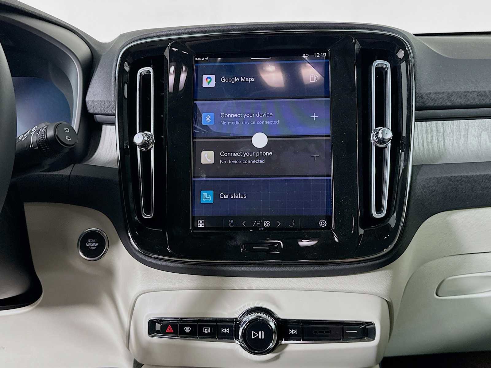 Used 2025 Volvo XC40 B5 Plus w/ Climate Package image 13