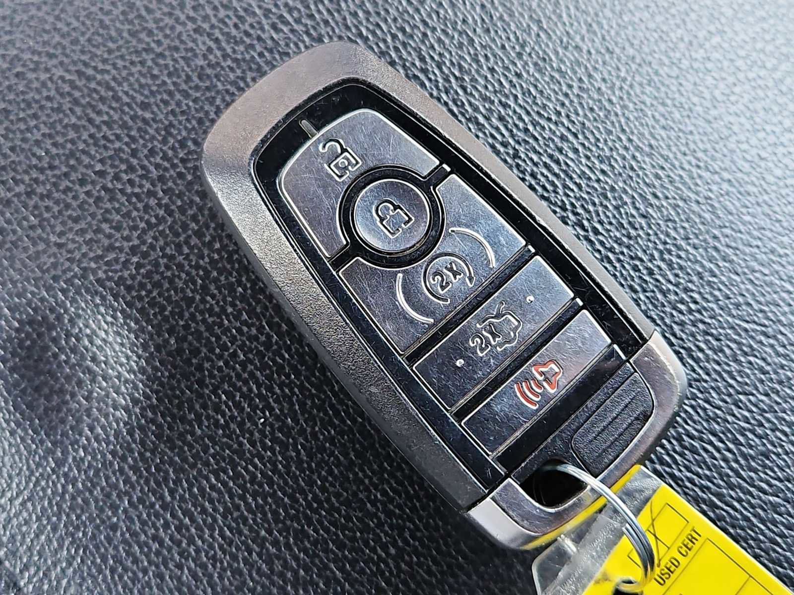 Used 2018 Ford Explorer XLT w/ Equipment Group 202A FWD image 34