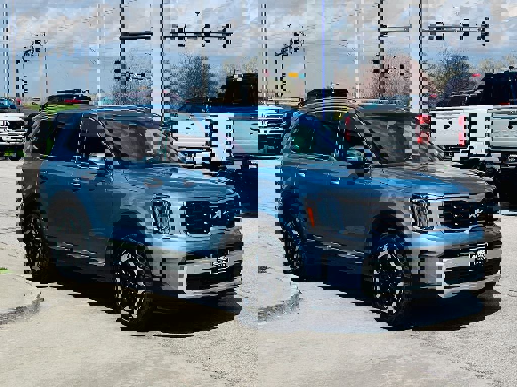 Used 2025 Kia Telluride S AWD/4WD image 7