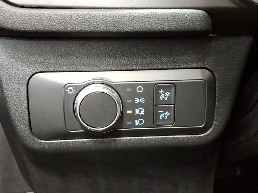 Used 2020 Ford Escape SE image 16