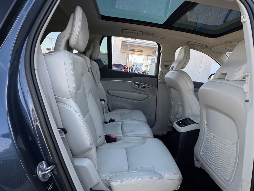 Used 2023 Volvo XC90 T8 Ultimate image 32