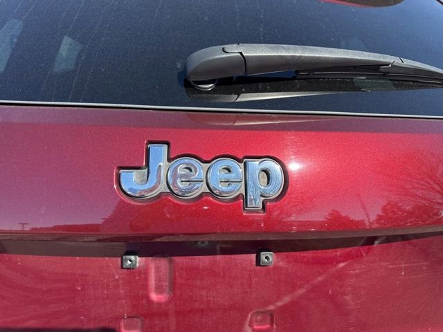 Used 2017 Jeep Grand Cherokee Laredo w/ Quick Order Package 23E image 9