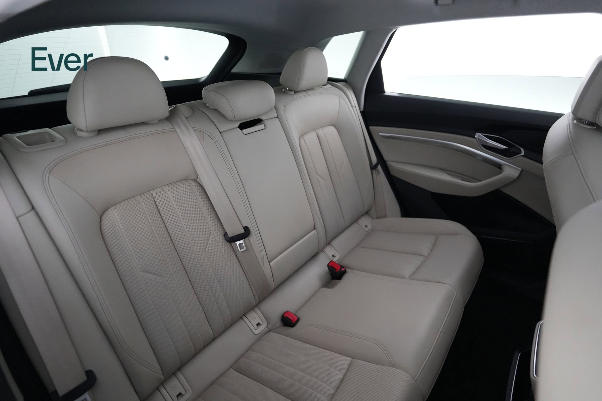 Used 2019 Audi e-tron Premium Plus image 5