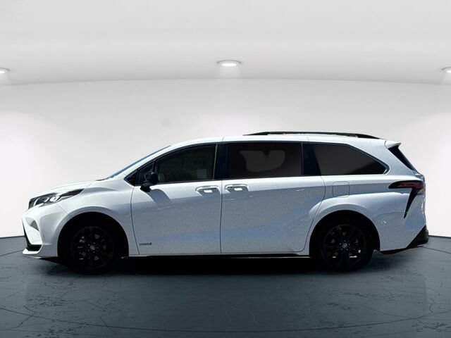Used 2021 Toyota Sienna XSE FWD image 4