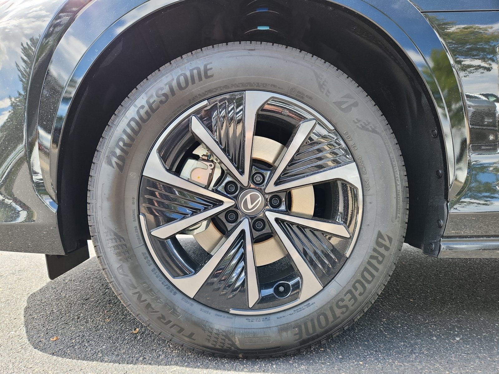 New 2026 Lexus RZ 450e AWD image 24