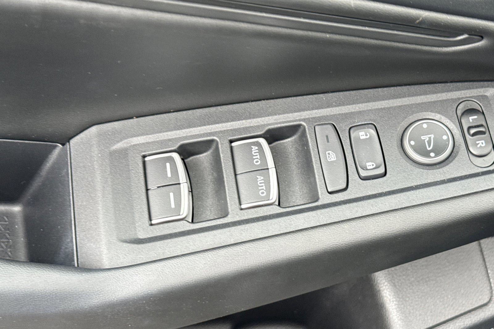 Certified 2023 Honda Accord EX image 12