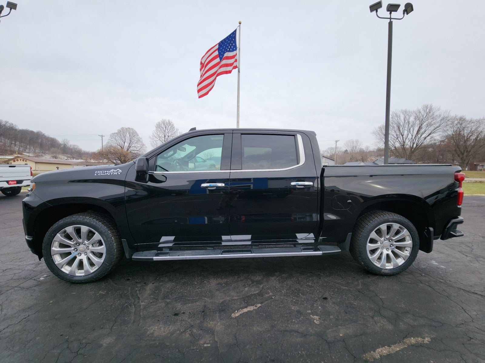 Used 2022 Chevrolet Silverado 1500 High Country AWD/4WD image 2