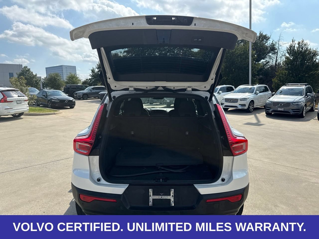Certified 2023 Volvo XC40 Recharge Plus AWD/4WD image 8
