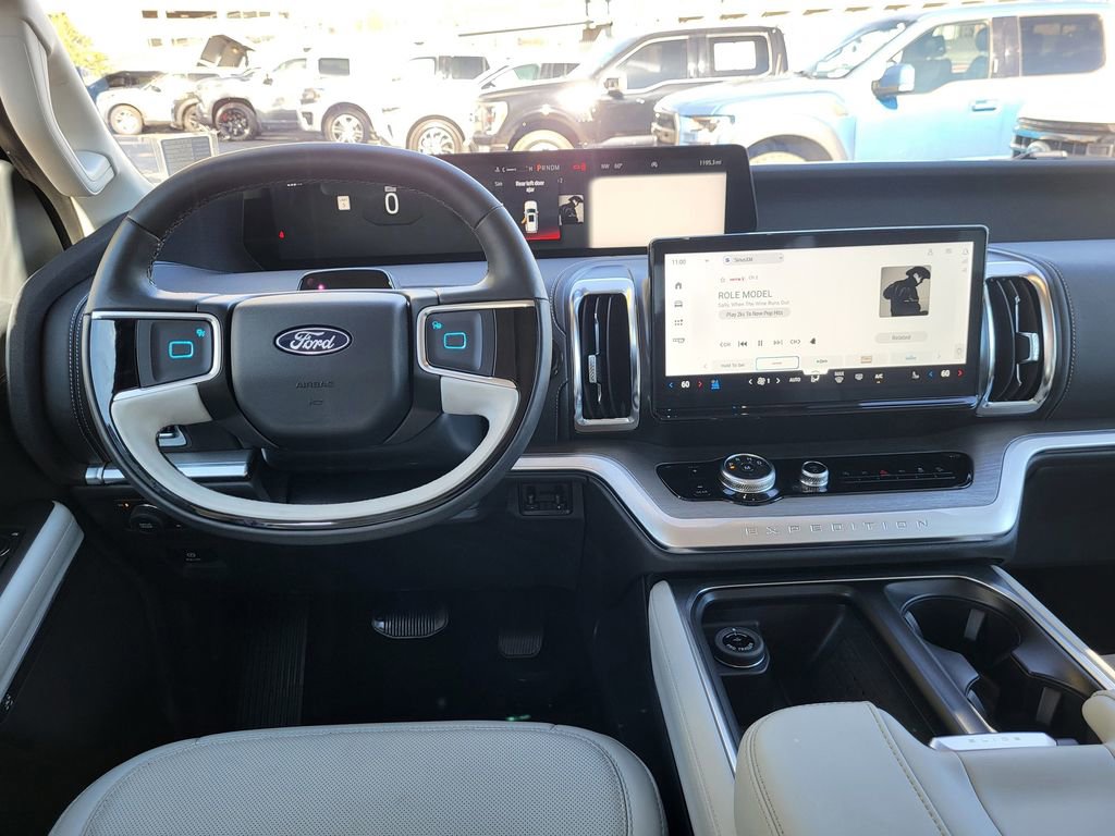 Used 2025 Ford Expedition Platinum w/ Driver's Package image 18
