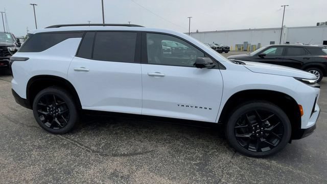 New 2026 Chevrolet Traverse RS w/ LPO, Floor Liner Package AWD/4WD image 3