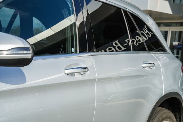 Used 2020 Mercedes-Benz GLC 300 GLC 300 image 15