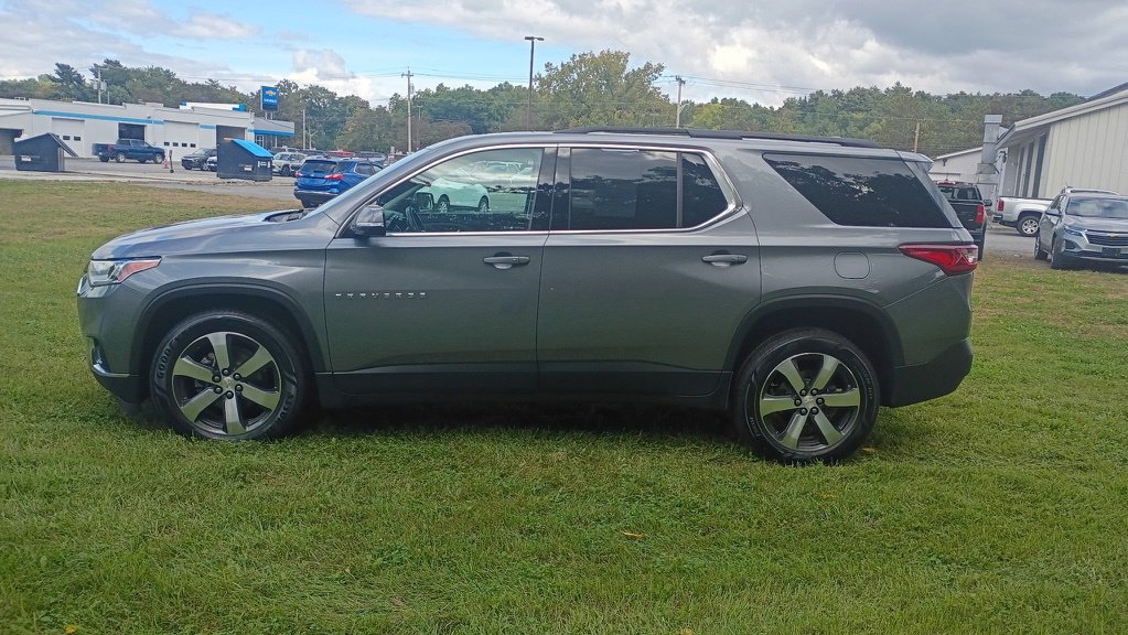 Used 2019 Chevrolet Traverse LT w/ LT Premium Package AWD/4WD image 4