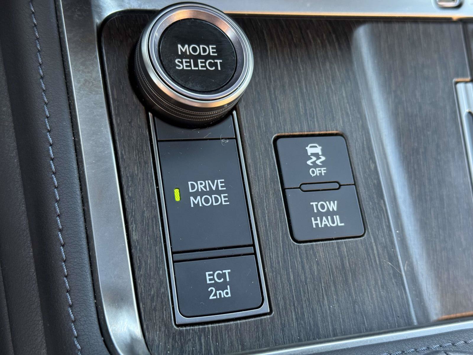 Used 2024 Lexus GX 550 w/ Accessory Package (2T) AWD/4WD image 25