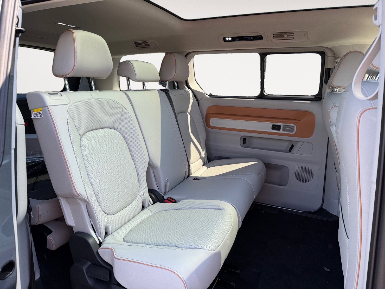 New 2025 Volkswagen ID. Buzz 1st Edition RWD image 18