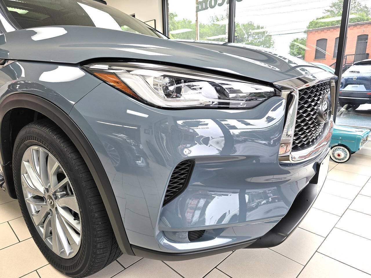 Used 2023 INFINITI QX50 Luxe AWD/4WD image 5