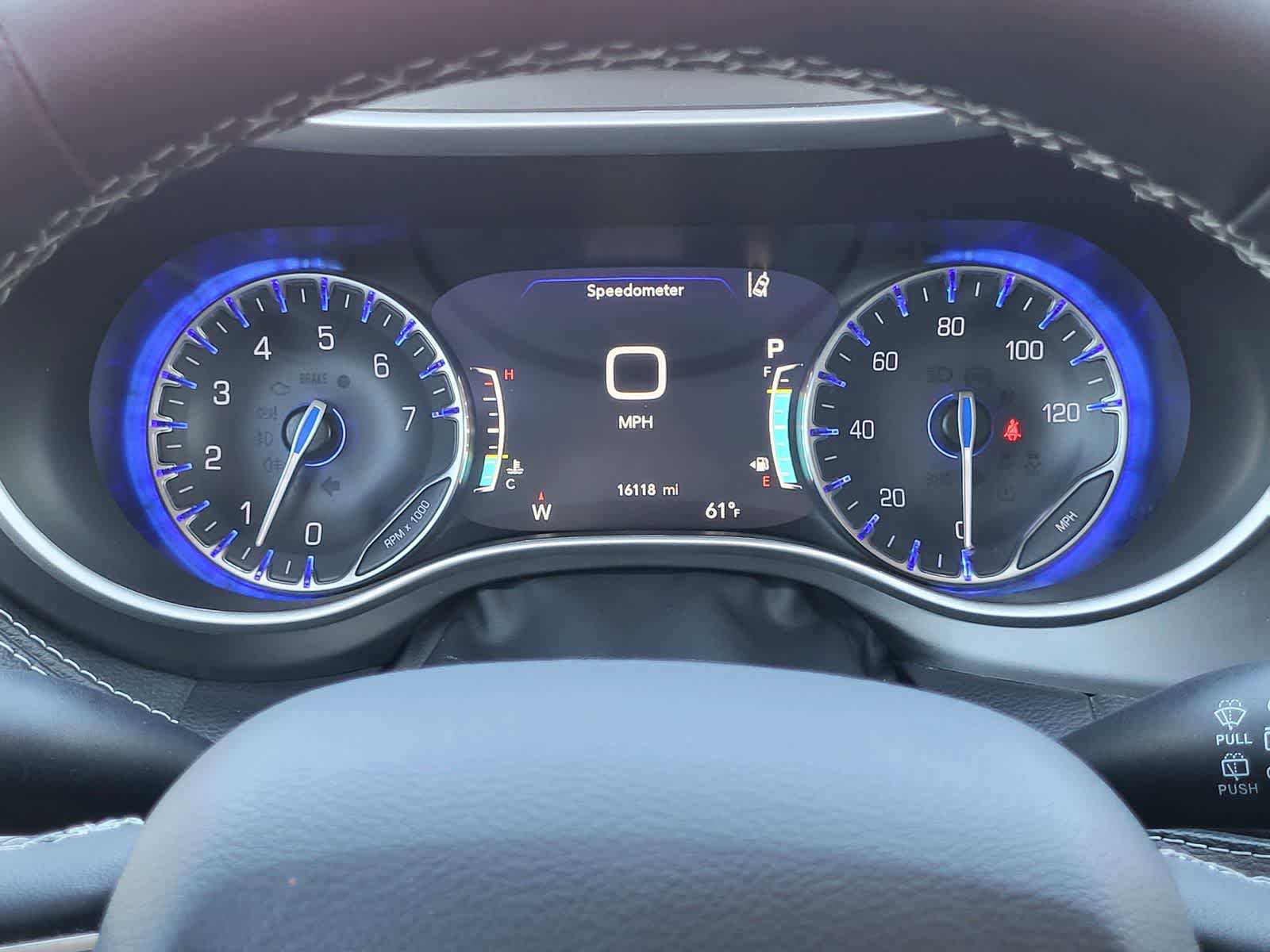 Used 2022 Chrysler Pacifica Touring-L FWD image 16
