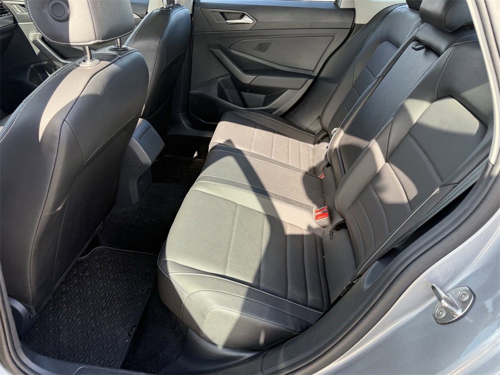 Used 2024 Volkswagen Jetta SE image 24