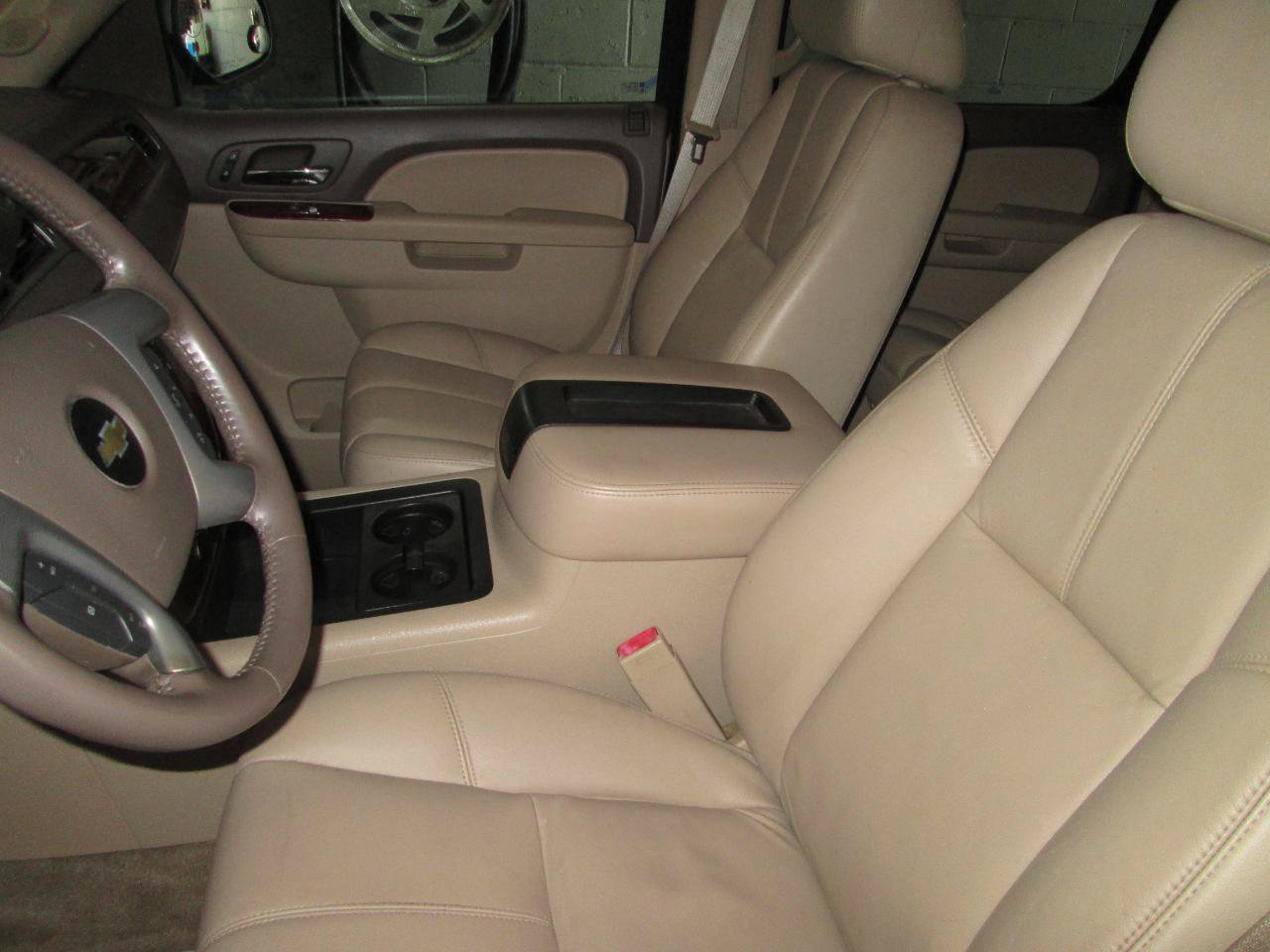 Used 2012 Chevrolet Suburban LT AWD/4WD image 24