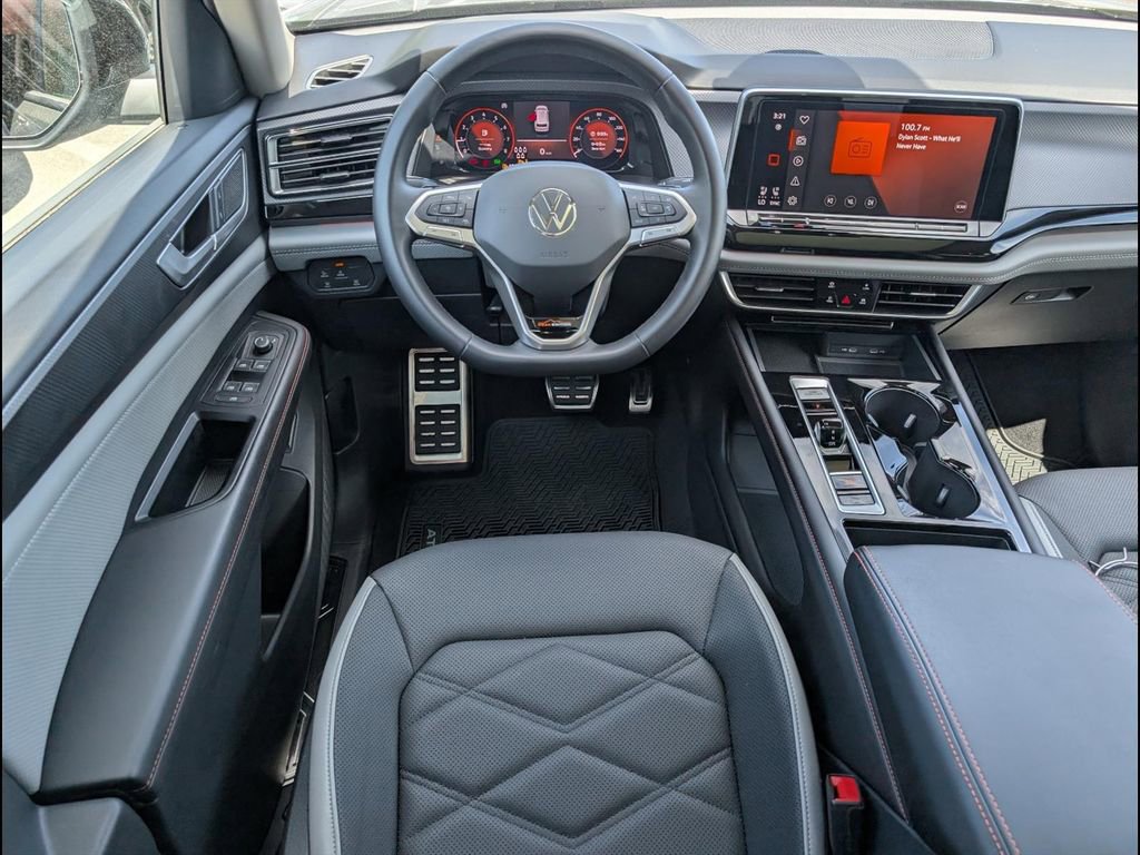 Used 2024 Volkswagen Atlas Peak Edition SE AWD/4WD image 10