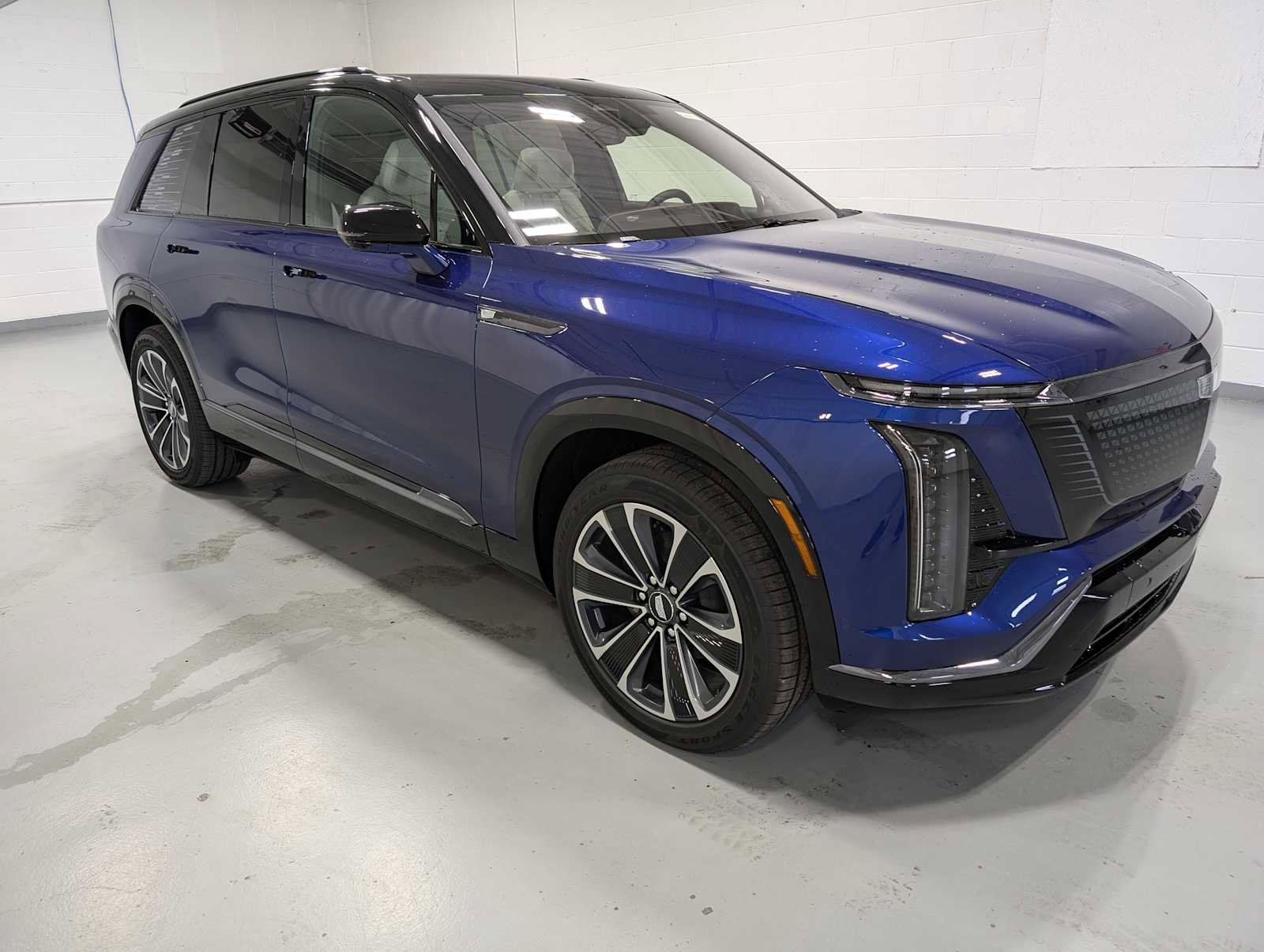 New 2026 Cadillac Vistiq Sport w/ LPO, Floor Liner Package image 5