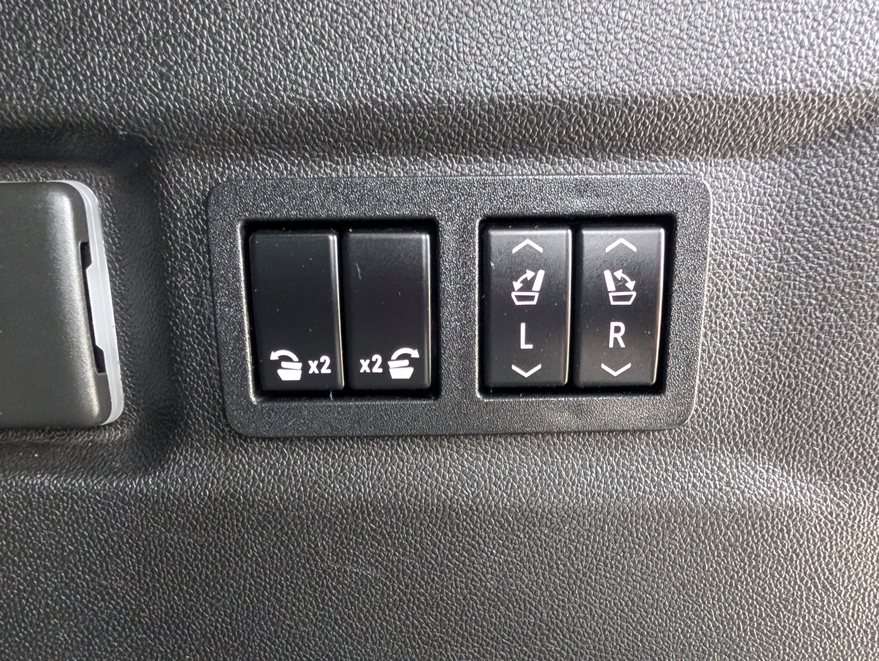 Used 2022 Chevrolet Suburban Premier w/ Max Trailering Package AWD/4WD image 31