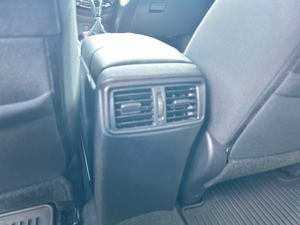 Used 2017 Nissan Rogue SV FWD image 32