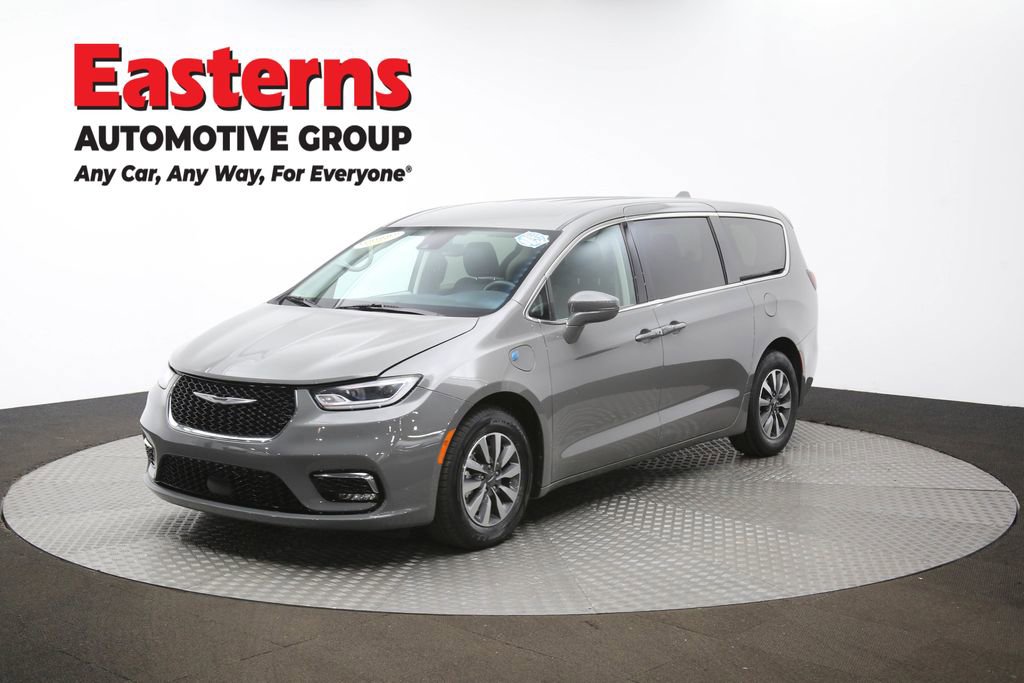Used 2022 Chrysler Pacifica Touring-L image 56