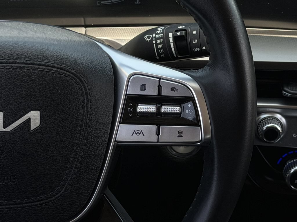 Used 2024 Kia Telluride LX FWD image 14