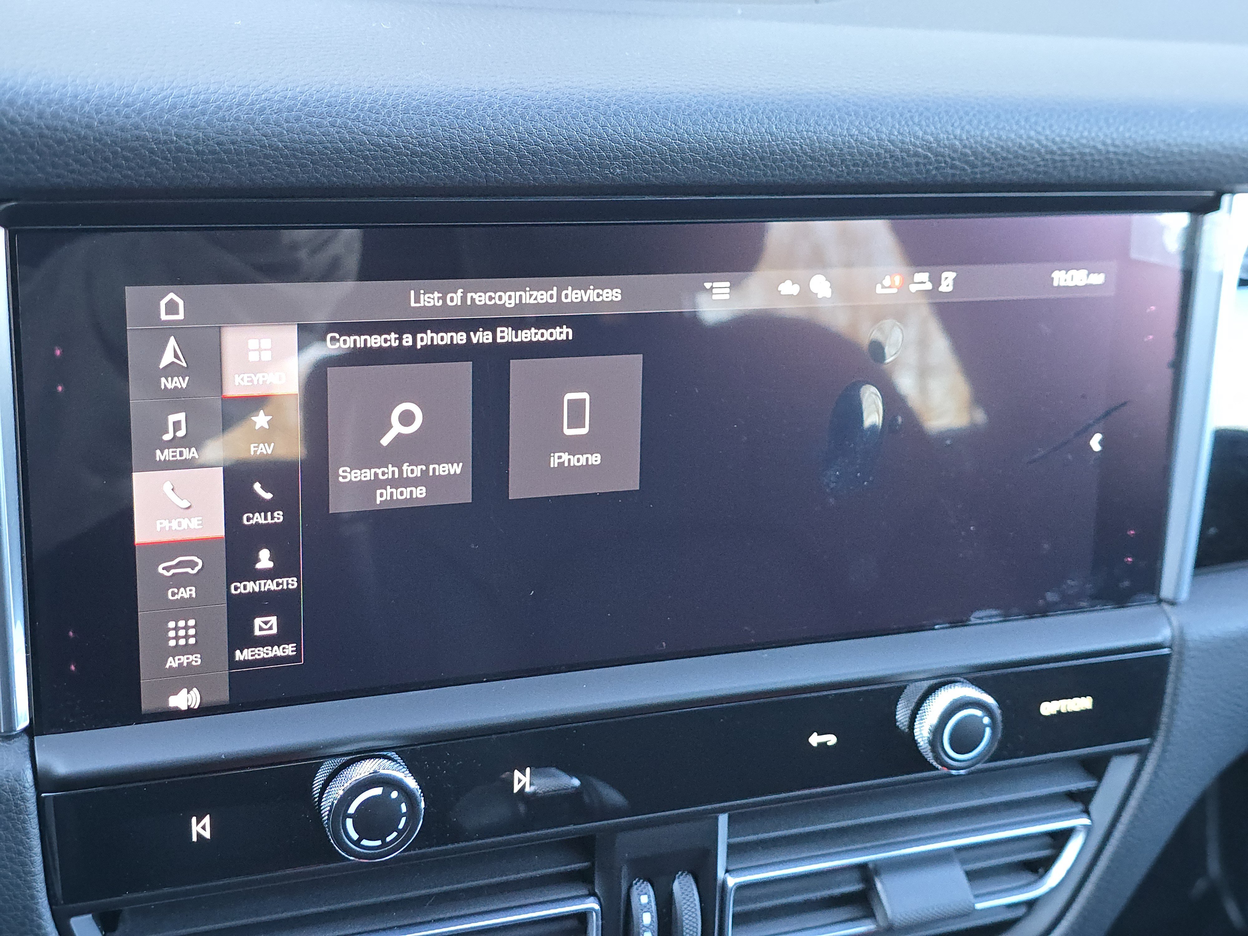 Certified 2025 Porsche Macan AWD/4WD image 23