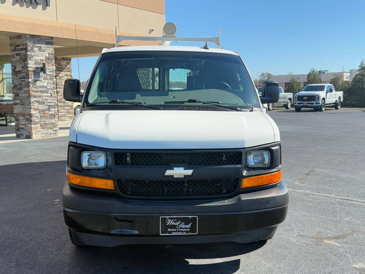 Used 2017 Chevrolet Express 2500 Extended RWD image 7