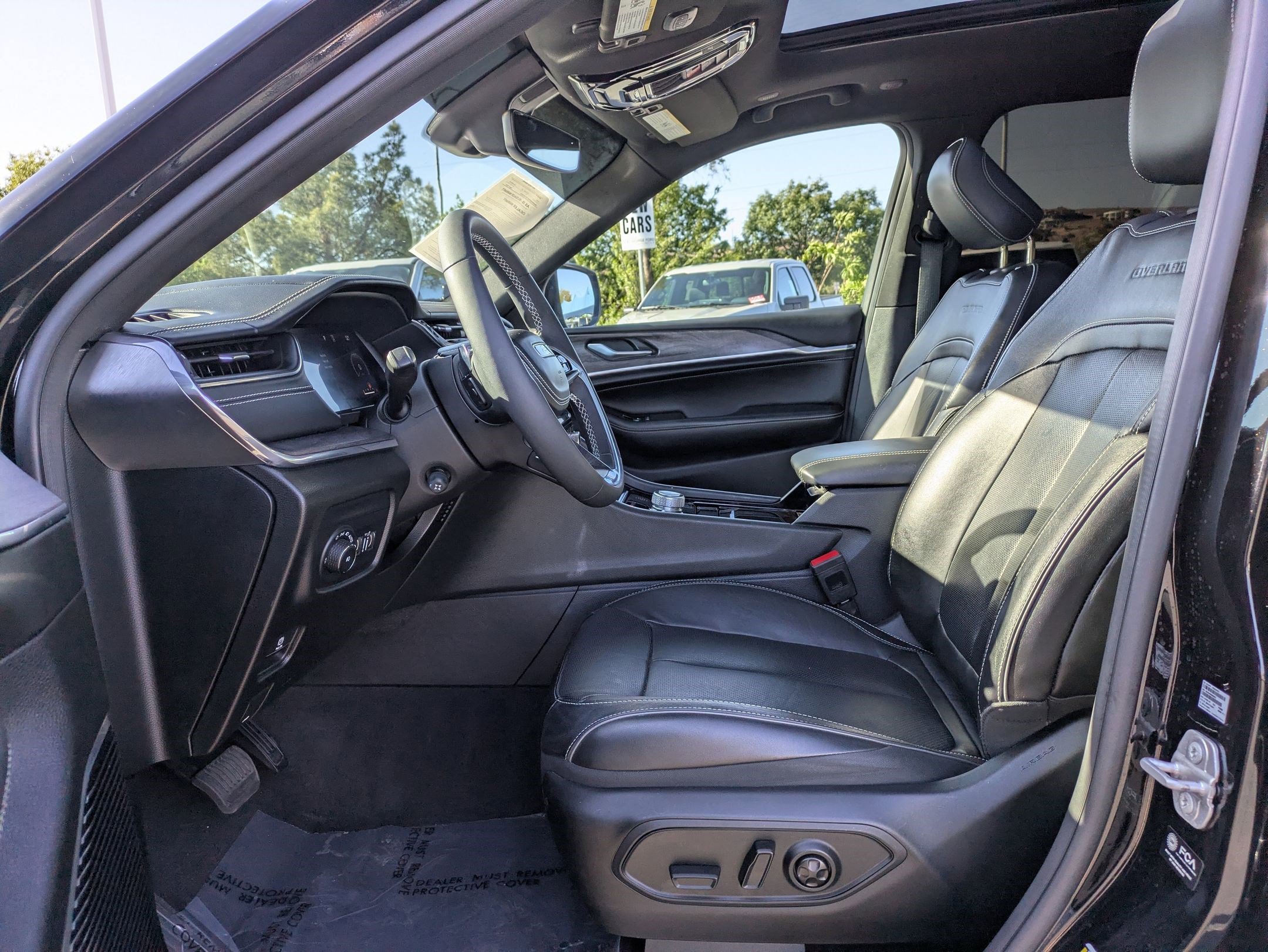 Used 2023 Jeep Grand Cherokee L Overland image 15