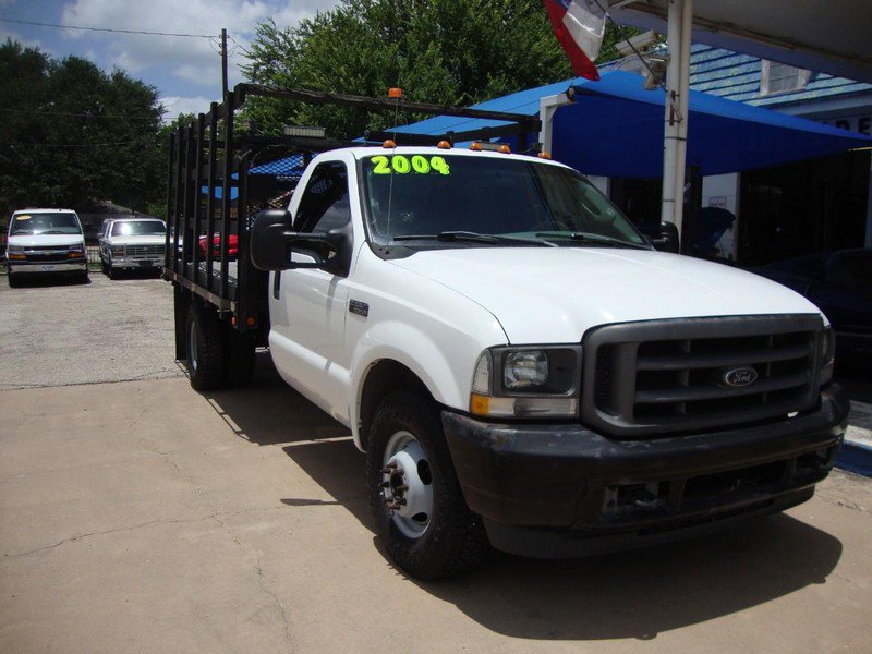 Used 2004 Ford F350 XL RWD image 2