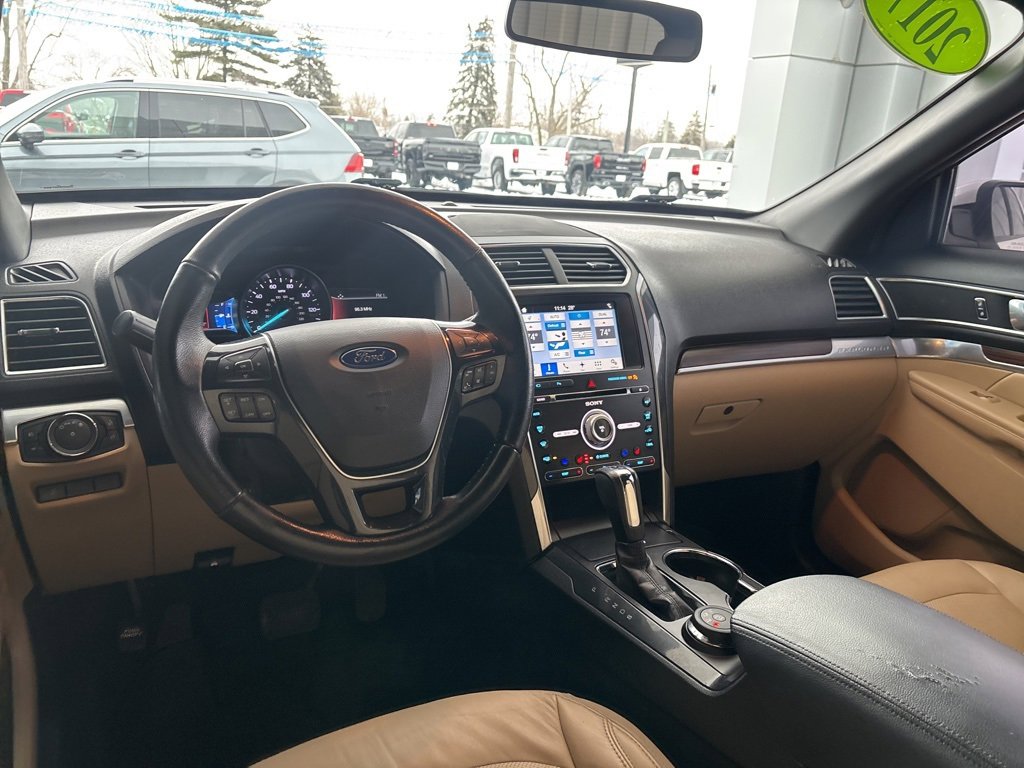 Used 2017 Ford Explorer Limited image 24