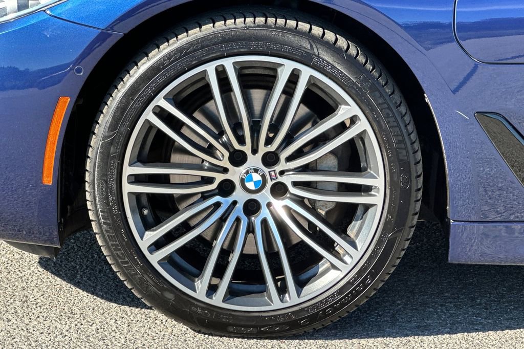 Used 2019 BMW 530e w/ M Sport Package image 31