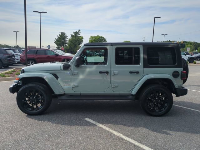 Used 2023 Jeep Wrangler Unlimited Sahara w/ Cold Weather Group AWD/4WD image 7