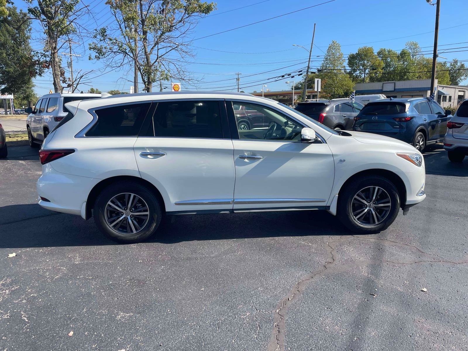 Used 2019 INFINITI QX60 Luxe w/ Essential Package AWD/4WD image 9