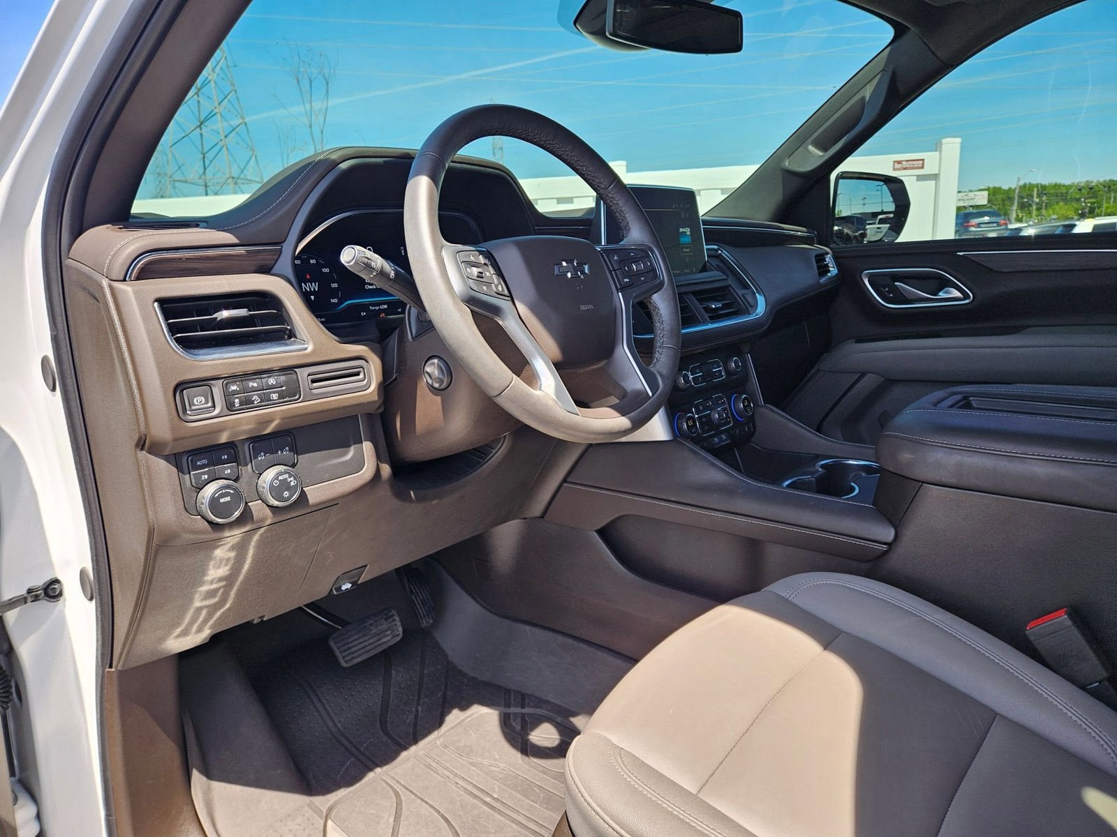 Used 2023 Chevrolet Tahoe Z71 w/ Luxury Package image 11