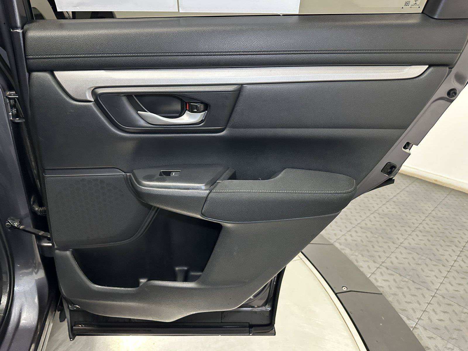 Used 2020 Honda CR-V LX image 32