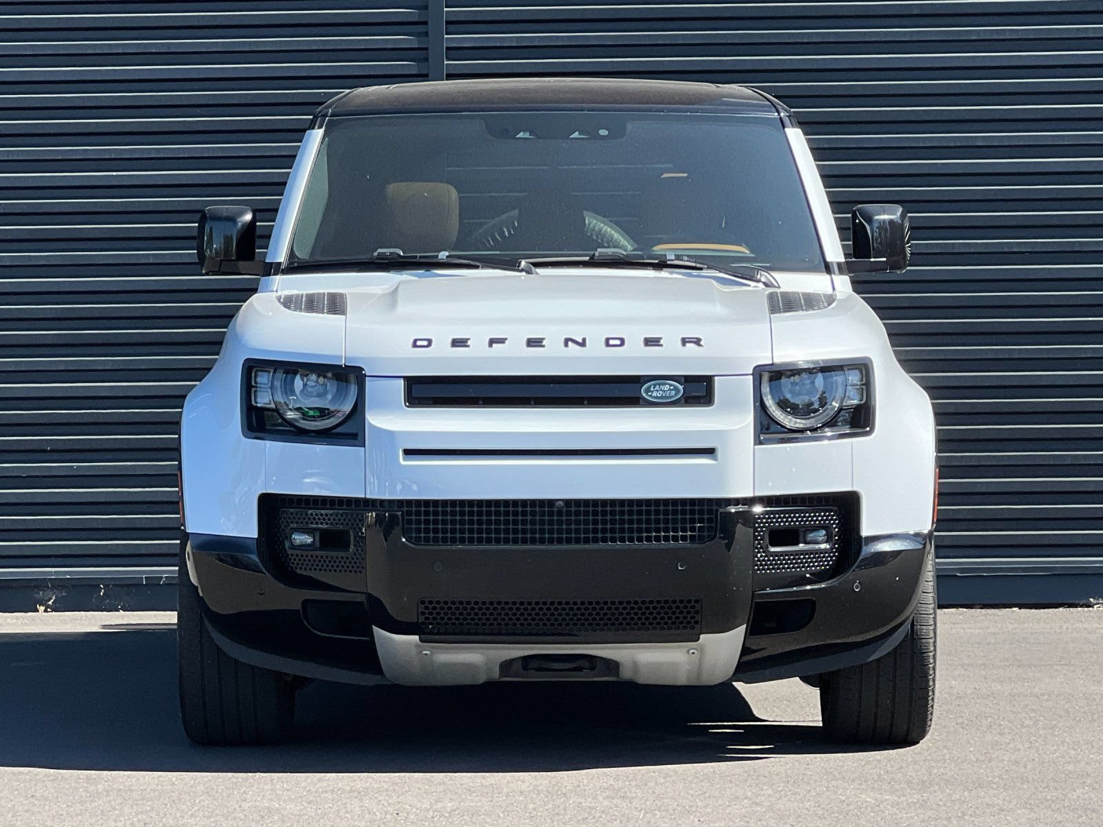Used 2023 Land Rover Defender 110 V8 AWD/4WD image 9