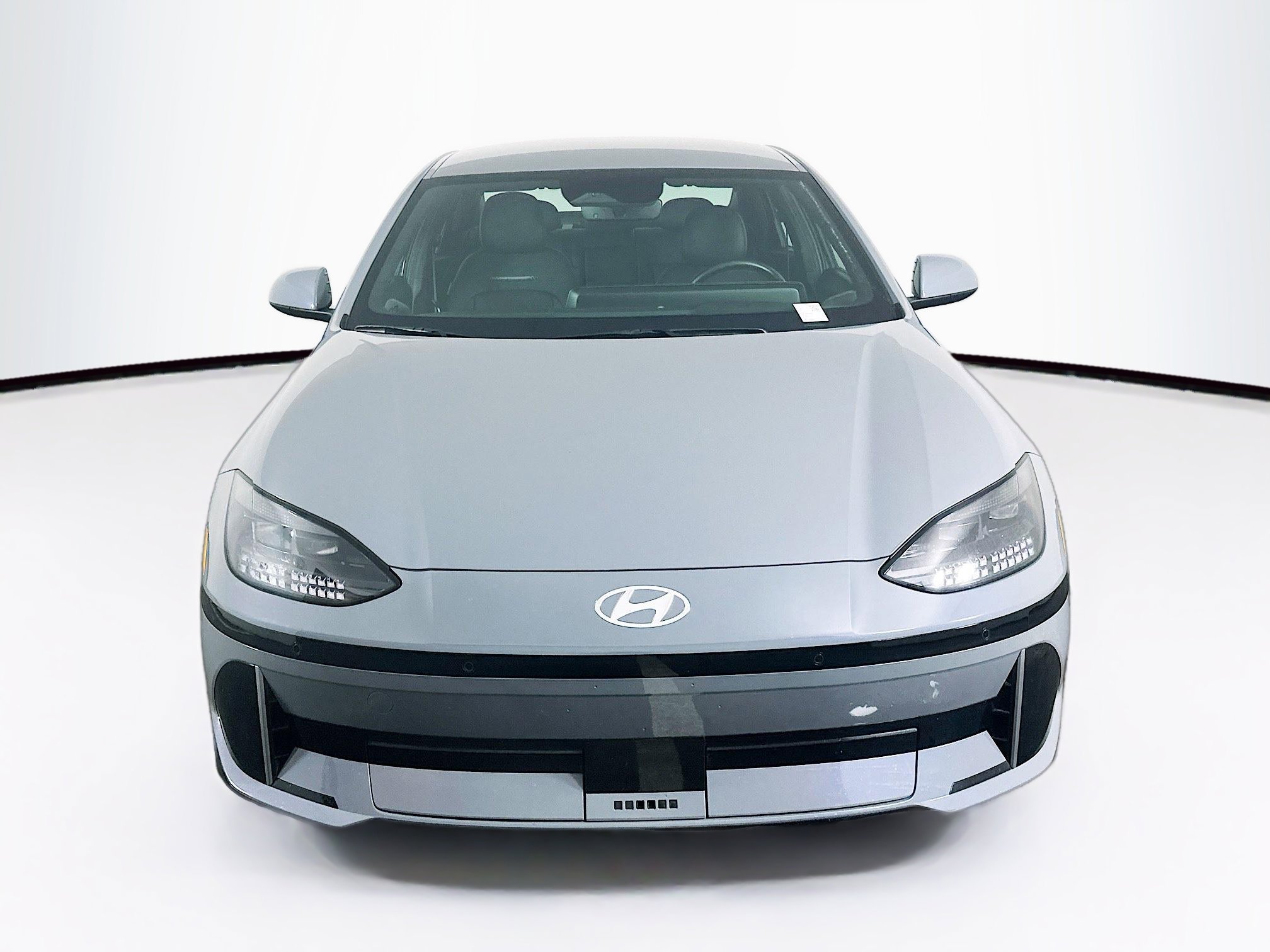 Used 2023 Hyundai Ioniq 6 SEL RWD image 2