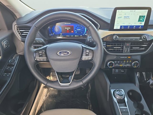 Used 2022 Ford Escape Titanium w/ Titanium Elite Package AWD/4WD image 9