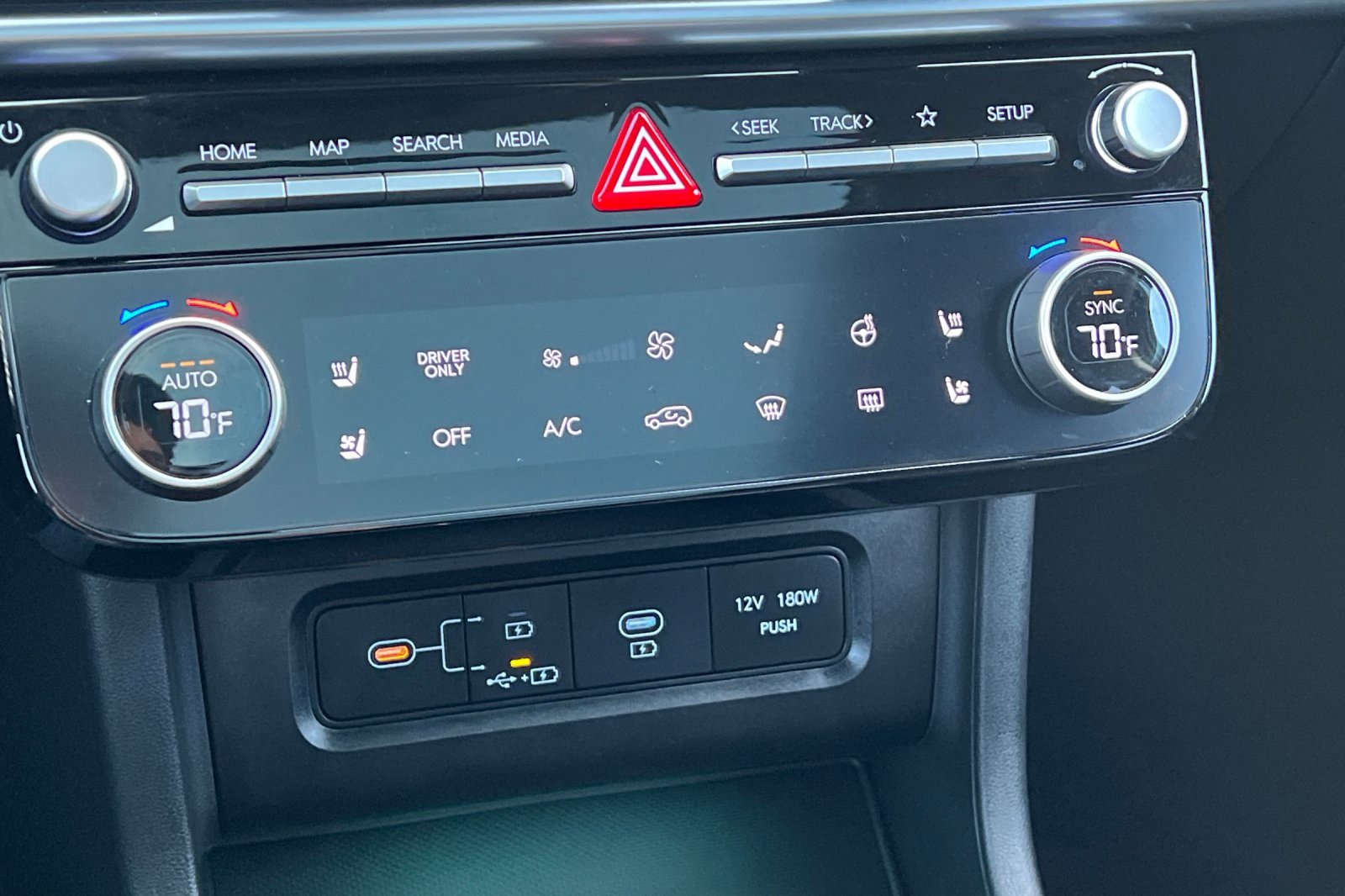 Certified 2025 Hyundai Tucson Limited image 28