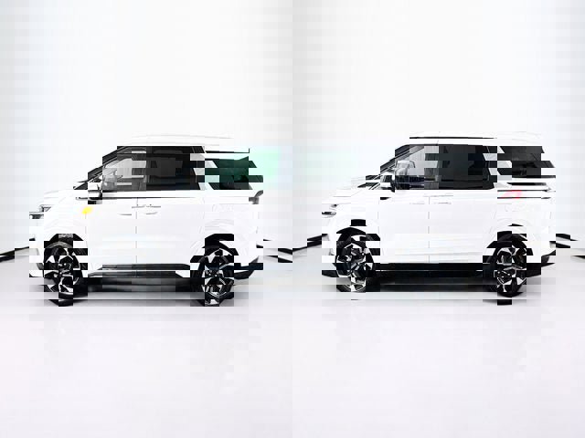 Certified 2024 Kia Carnival EX image 8