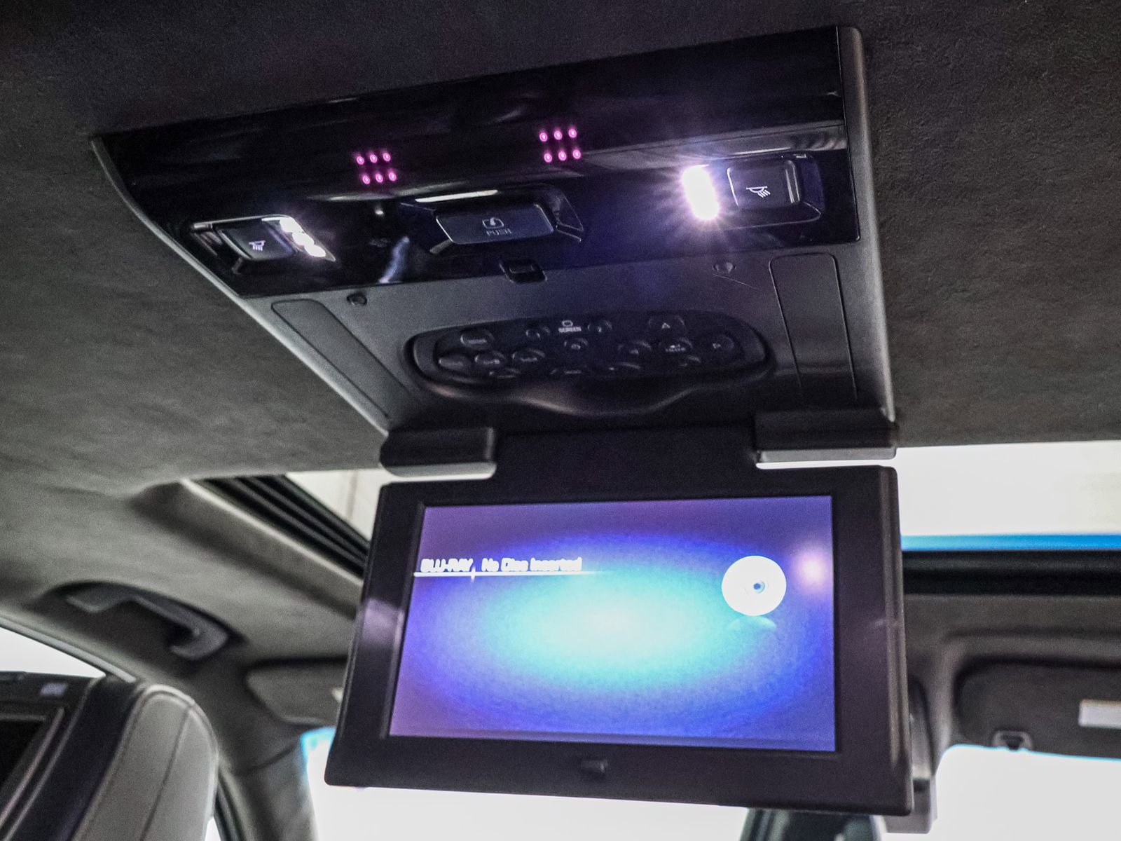 Used 2019 Cadillac Escalade ESV Platinum image 31