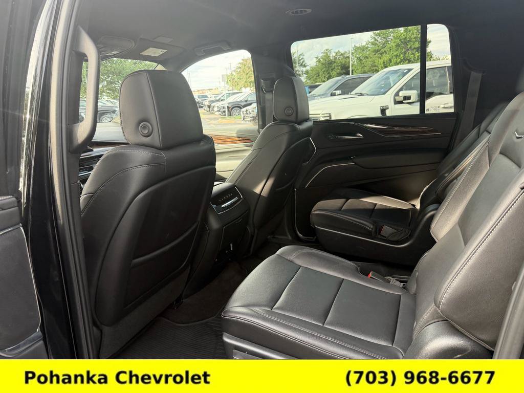 Used 2023 Cadillac Escalade ESV Luxury AWD/4WD image 23