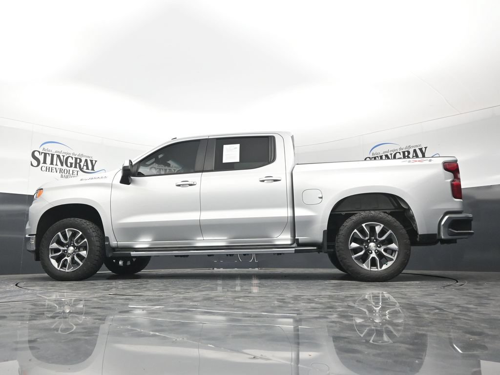 Used 2022 Chevrolet Silverado 1500 LT AWD/4WD image 31