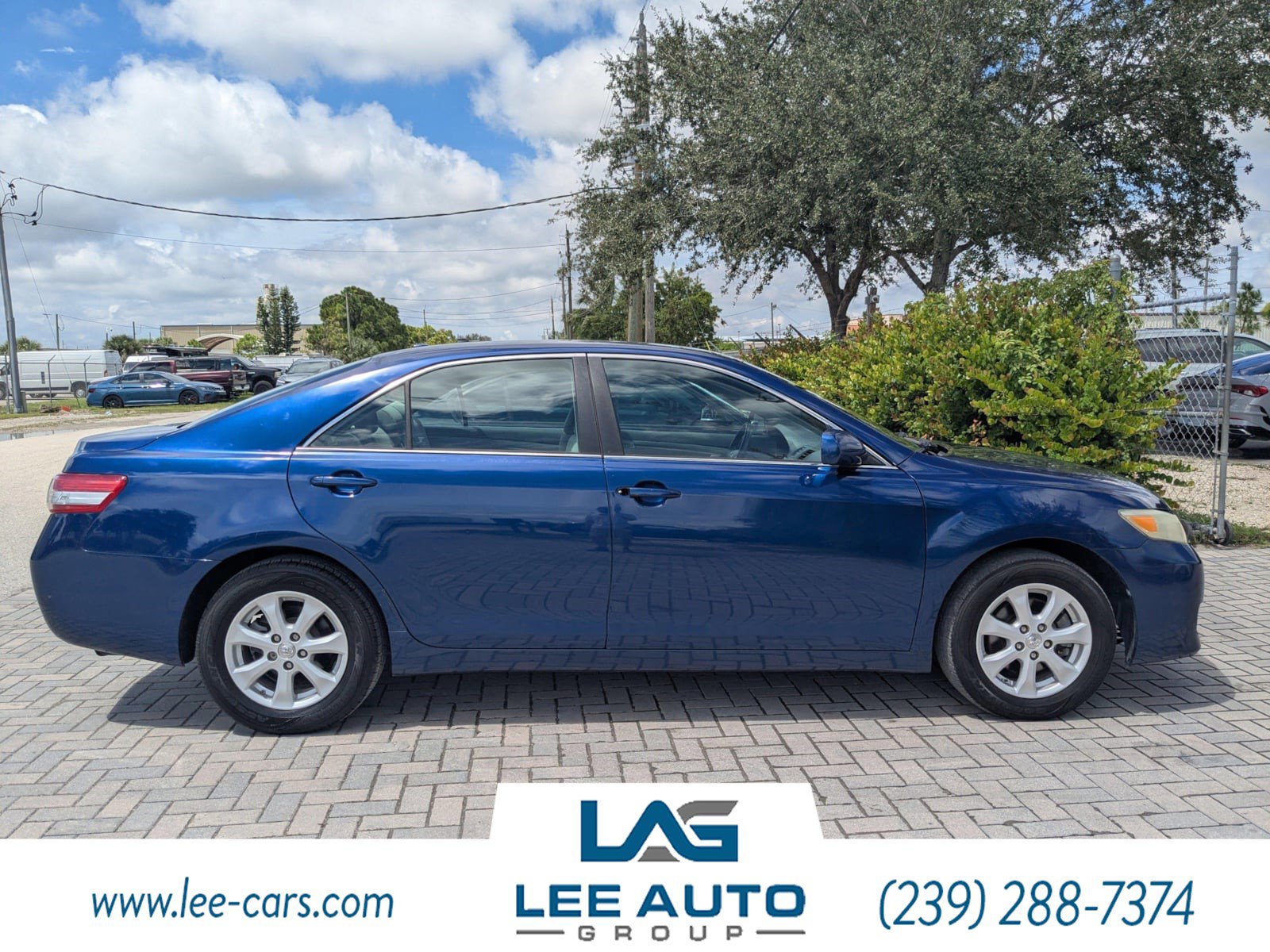 Used 2011 Toyota Camry LE w/ LE Extra-Value Pkg image 2