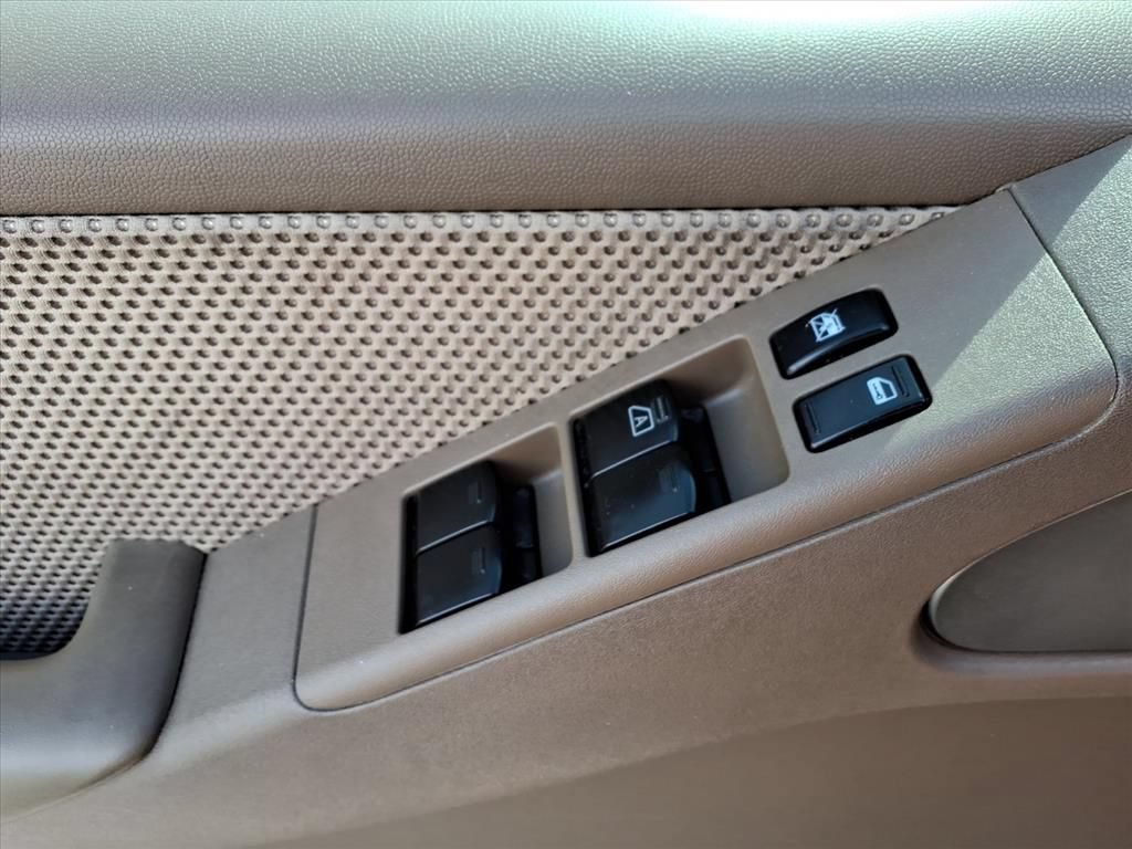 Used 2005 Nissan Frontier LE RWD image 19
